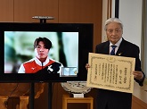1月21日 競泳の松下知之選手に栃木県スポーツ功労賞を授与しました