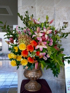 県塩谷庁舎の10月の飾花の様子