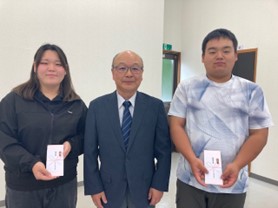 組合長と酪農専攻学生